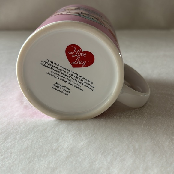 I Love Lucy Coffee Cup - “Switching Jobs” - Picture 6 of 8